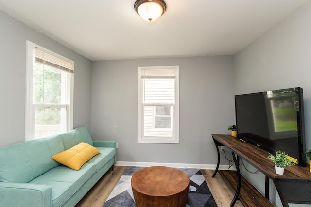 510 Fox St, Elsmere, KY 41018 - living room featuring wood finished floors and baseboards