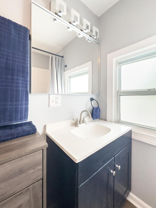 510 Fox St, Elsmere, KY 41018 - bathroom with vanity