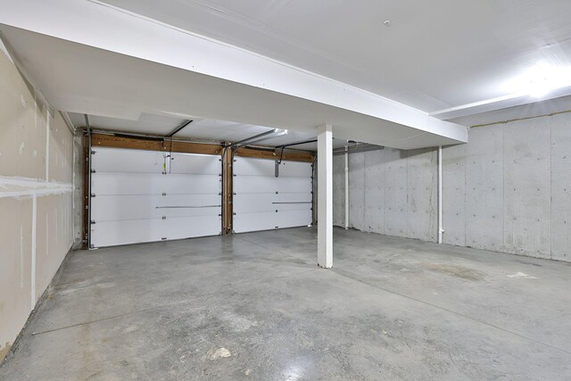 1609 Woodfield Ct, Hebron, KY 41048 - view of garage
