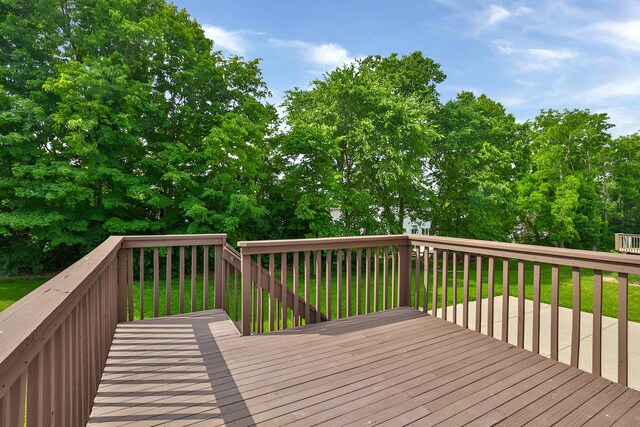 1609 Woodfield Ct, Hebron, KY 41048 - deck featuring a yard