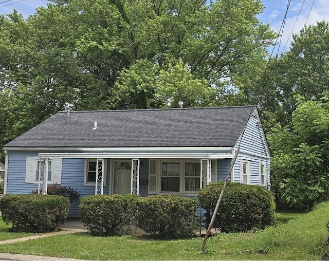 617 Bedinger St, Elsmere, KY 41018 - view of front facade featuring roof with shingles