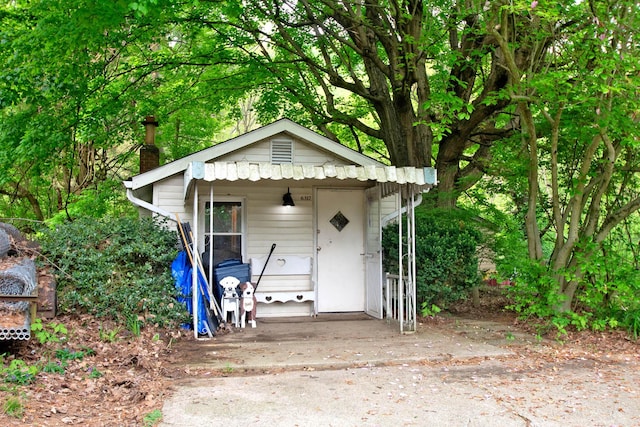 view of outbuilding with an outbuilding