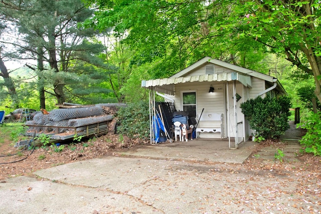 view of outdoor structure