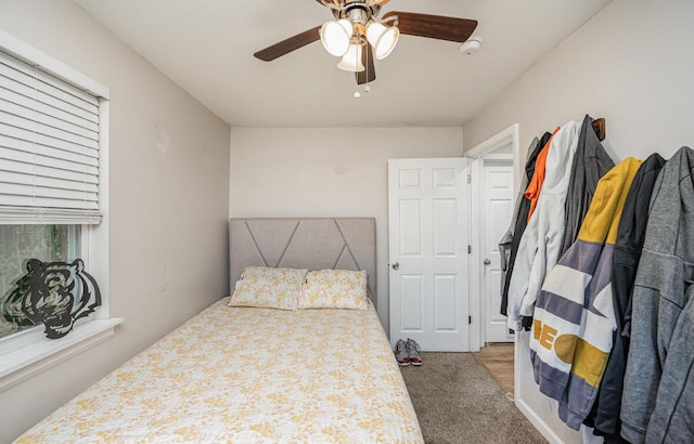 621 Edgecliff Rd, Covington, KY 41014 - carpeted bedroom with ceiling fan