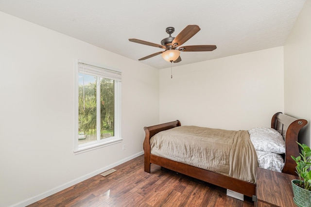 2810 Dry Ridge Ct, Villa Hills, KY 41017 - bedroom featuring ceiling fan, baseboards, visible vents, and wood finished floors
