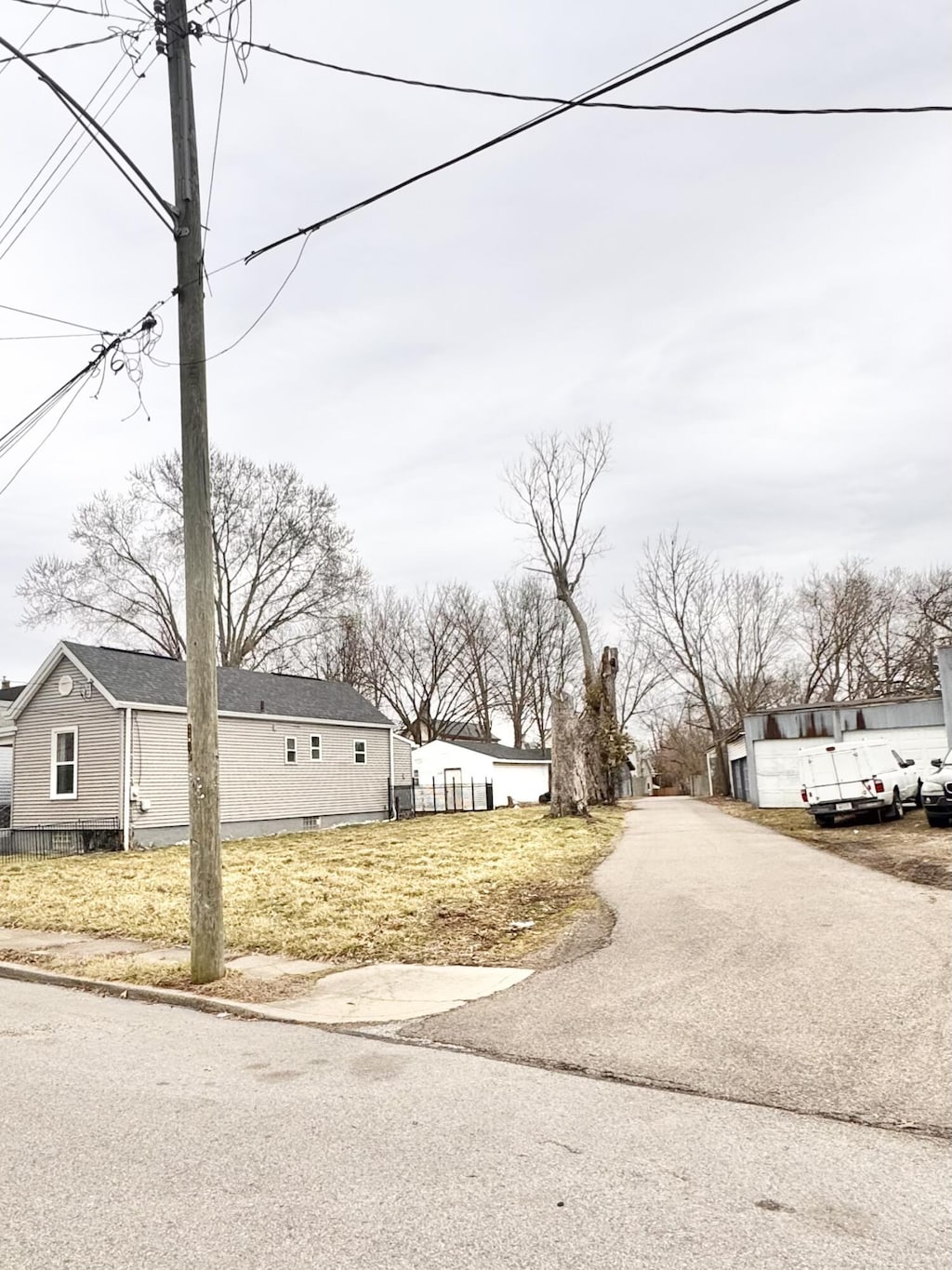 309 E 42nd St, Covington, KY 41015 - photo 2