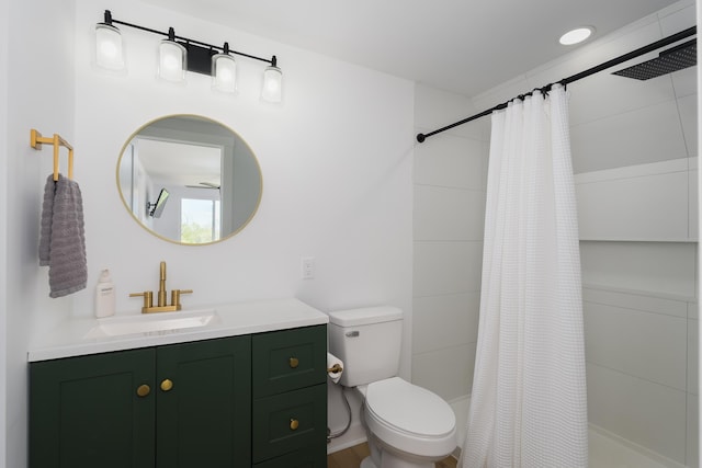 full bathroom with toilet, a shower with curtain, and vanity