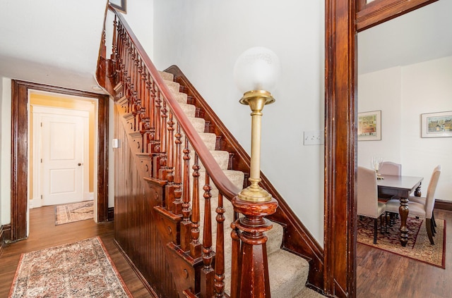 816 Highland Ave, Fort Wright, KY 41011 - staircase featuring wood finished floors and baseboards