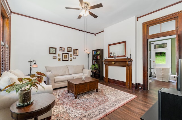 816 Highland Ave, Fort Wright, KY 41011 - living area with dark wood-style flooring, a ceiling fan, and baseboards