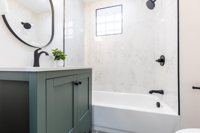 full bath with washtub / shower combination and vanity
