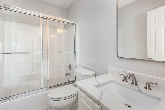 2600 Sunningdale Pl E, La Grange, KY 40031 - full bathroom with toilet, shower / bath combination with glass door, and vanity