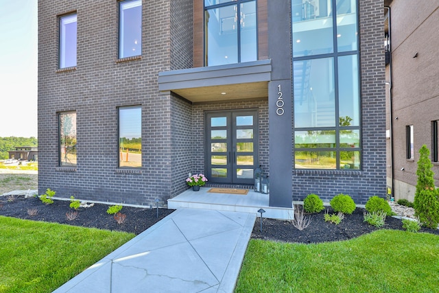 1200 Vistapointe Dr, Covington, KY 41011 - property entrance featuring brick siding and french doors