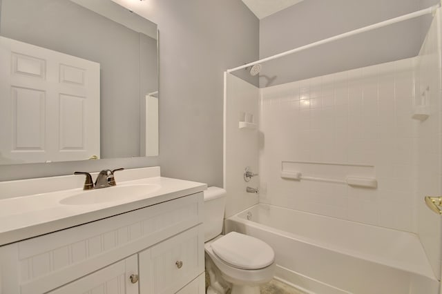 517 Ivy Ridge Dr, Cold Spring, KY 41076 - full bath with toilet, vanity, and bathing tub / shower combination