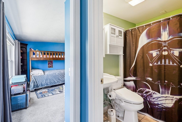 214 Clifton Ave, Newport, KY 41071 - bathroom featuring ensuite bathroom and toilet