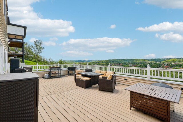 214 Clifton Ave, Newport, KY 41071 - wooden terrace with an outdoor living space