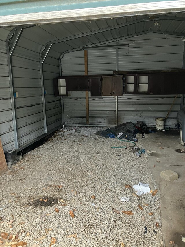 4910 Fowler Creek Rd, Covington, KY 41017 - view of garage