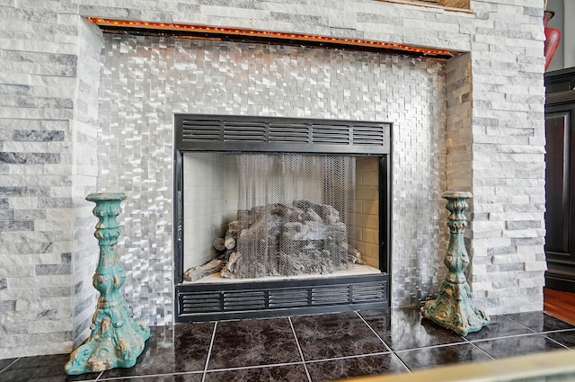 516 Western Ave, Covington, KY 41011 - detailed view of a fireplace