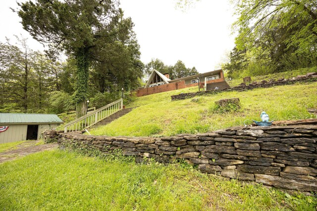 view of yard featuring fence
