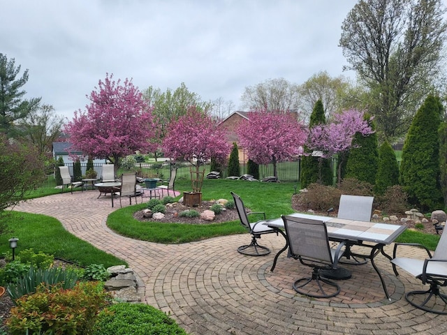 1051 Arden Dr, Villa Hills, KY 41017 - view of patio / terrace with outdoor dining space