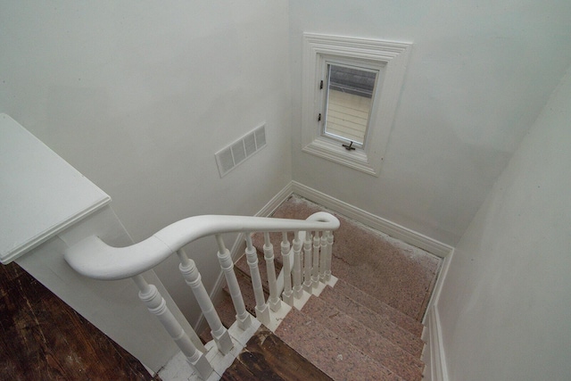 3213 Decoursey Ave, Covington, KY 41015 - view of staircase