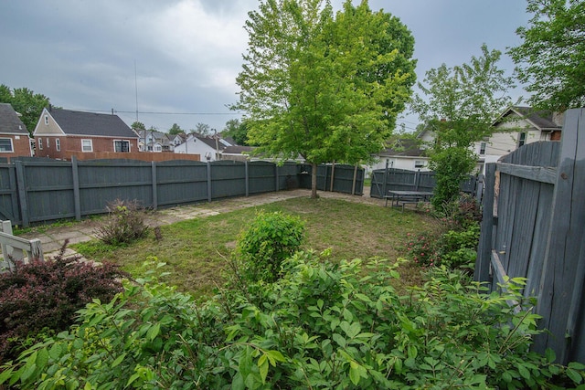 3213 Decoursey Ave, Covington, KY 41015 - fenced backyard featuring a residential view