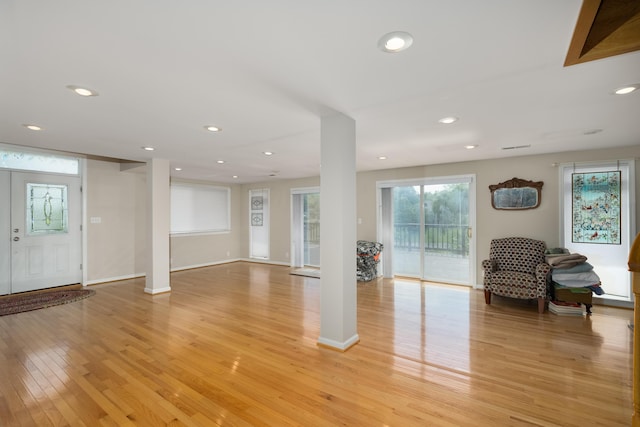 335 Fernwood Dr, Williamstown, KY 41097 - living area featuring light wood-style flooring, baseboards, and recessed lighting
