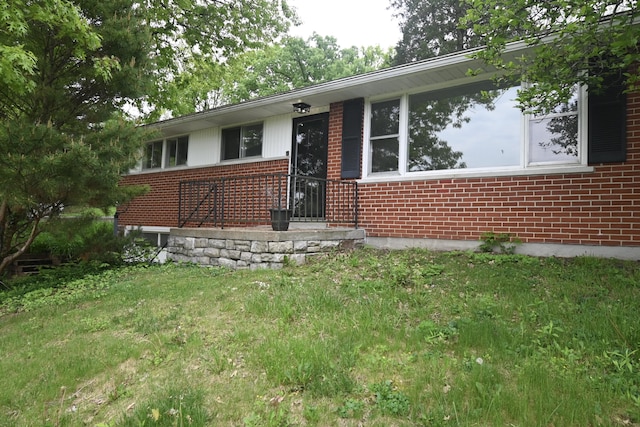 529 Stevenson Rd, Erlanger, KY 41018 - ranch-style house featuring brick siding and a front yard