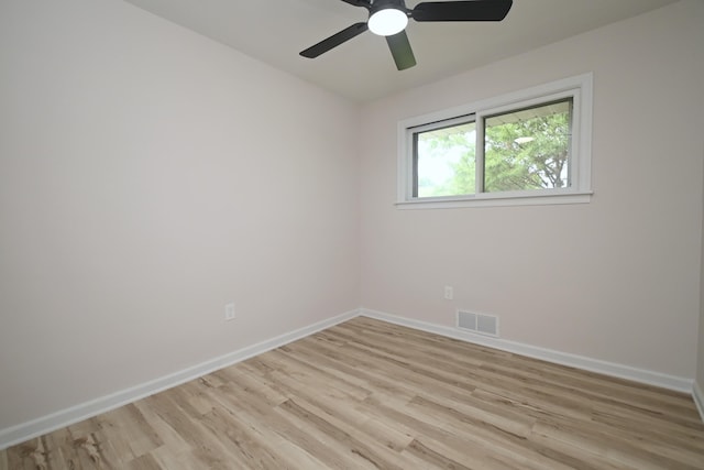 529 Stevenson Rd, Erlanger, KY 41018 - empty room featuring light wood-type flooring, baseboards, and a ceiling fan