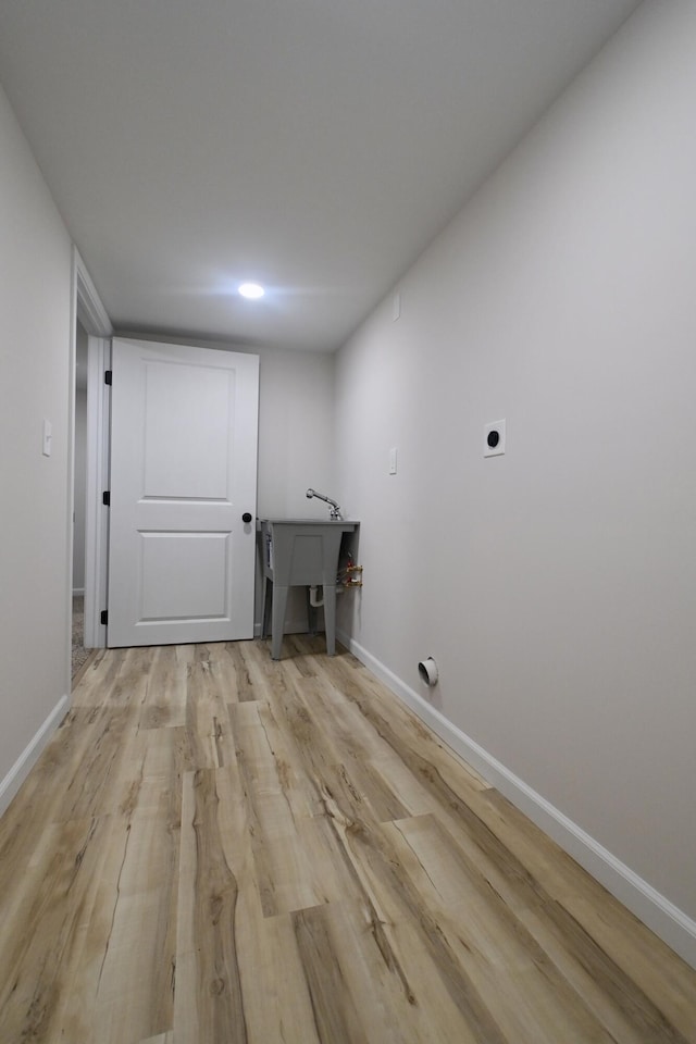 529 Stevenson Rd, Erlanger, KY 41018 - washroom with hookup for an electric dryer, wood finished floors, and baseboards