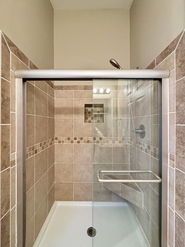 1317 Brook Ct, Erlanger, KY 41018 - full bathroom featuring a stall shower