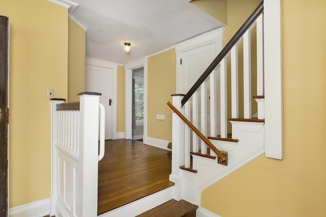 32 S Shaw Ln, Fort Thomas, KY 41075 - entryway with wood finished floors, baseboards, and stairs