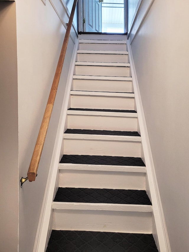 107 Timberlake Ave, Erlanger, KY 41018 - view of stairway