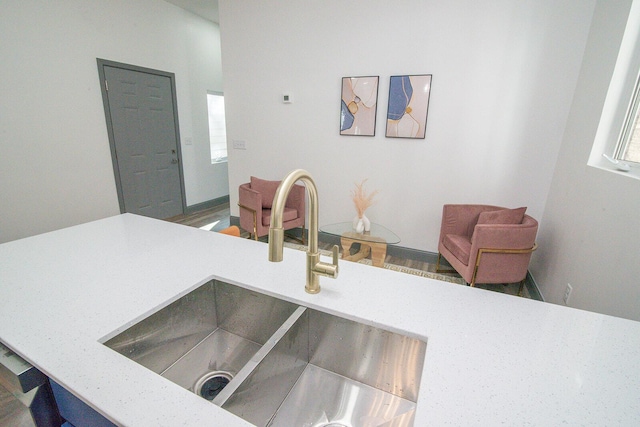 1510 Kavanaugh St, Covington, KY 41011 - kitchen with light countertops