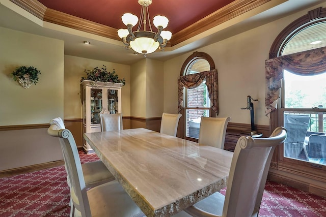 9015 Washington Trace Rd, California, KY 41007 - dining space with a chandelier, ornamental molding, and a tray ceiling