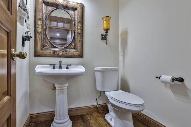 9015 Washington Trace Rd, California, KY 41007 - bathroom with baseboards and wood finished floors