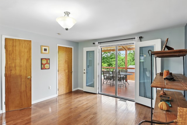 17 Harrison Ave, Bellevue, KY 41073 - interior space featuring wood-type flooring and baseboards
