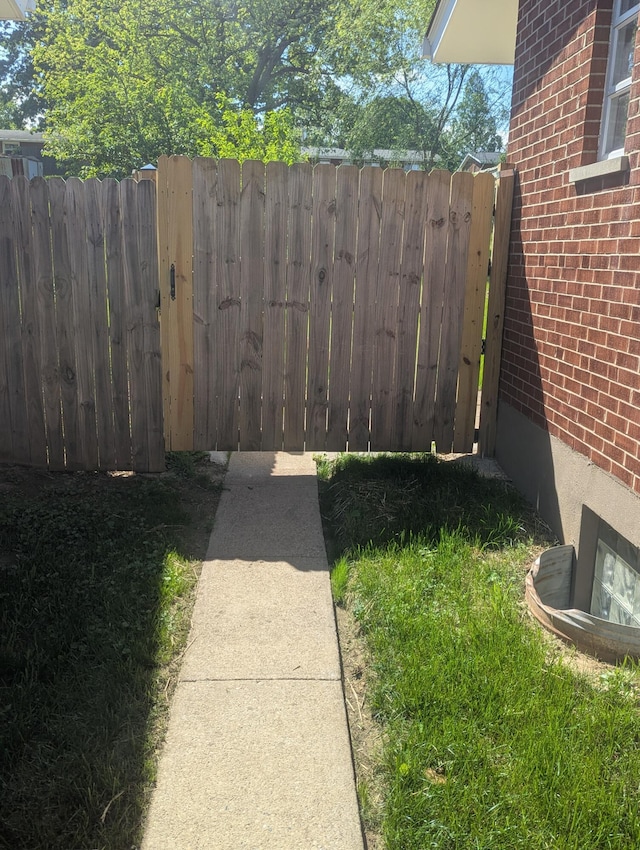 3157 Woodward St, Erlanger, KY 41018 - view of yard with fence