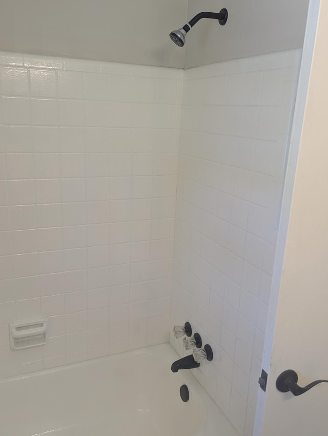 3157 Woodward St, Erlanger, KY 41018 - bathroom view of shower / washtub combination