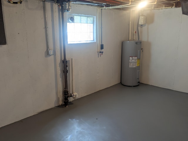 3157 Woodward St, Erlanger, KY 41018 - below grade area featuring electric water heater