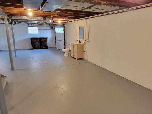 3157 Woodward St, Erlanger, KY 41018 - basement with a sink