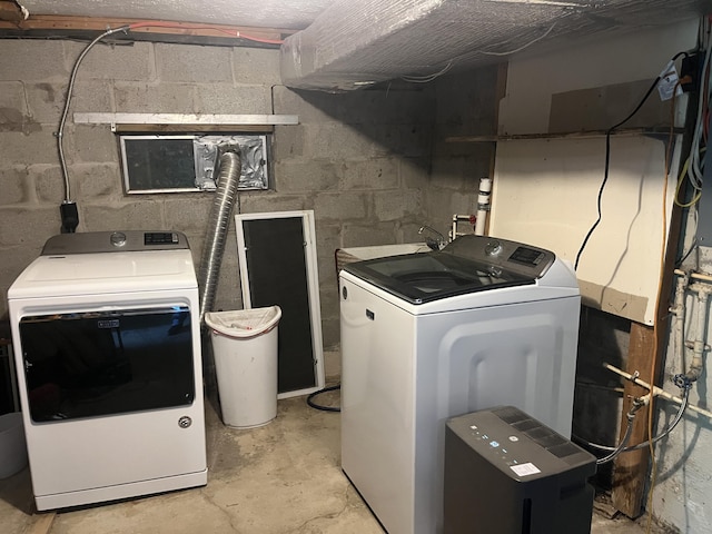 247 Hideaway, Owenton, KY 40359 - laundry room with washing machine and clothes dryer