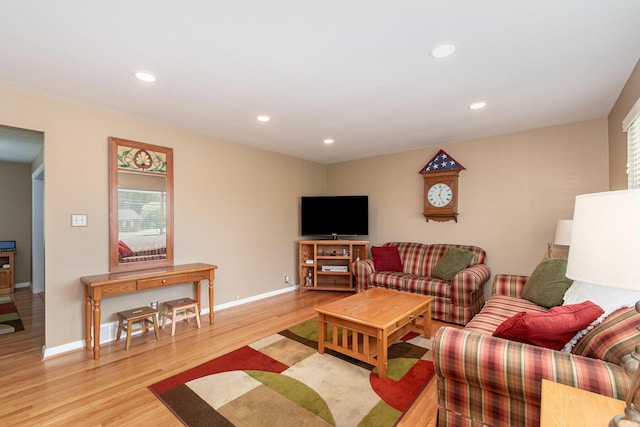 2534 Buttermilk Pike, Fort Mitchell, KY 41017 - living area with light wood finished floors and recessed lighting