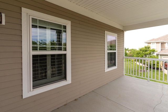 567 Riverpointe Dr Unit 11, Dayton, KY 41074 - view of patio