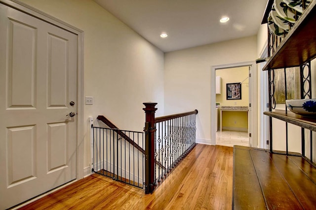 3257 Ivy Ridge Dr, Taylor Mill, KY 41015 - foyer featuring wood finished floors, recessed lighting, and baseboards