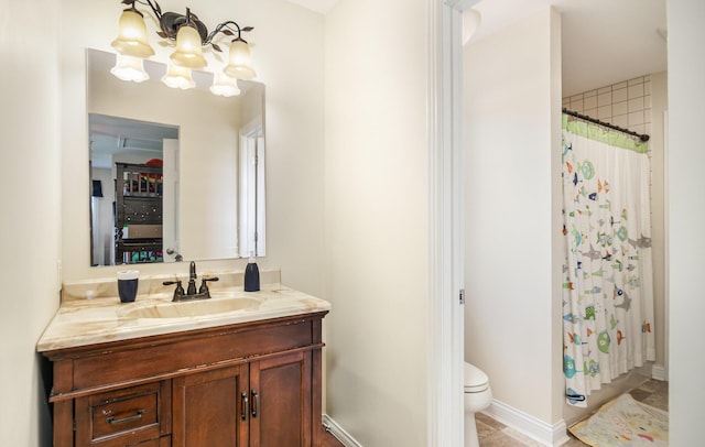 14492 Stephenson Rd, Morning View, KY 41063 - bathroom featuring a chandelier, toilet, vanity, and a shower with shower curtain