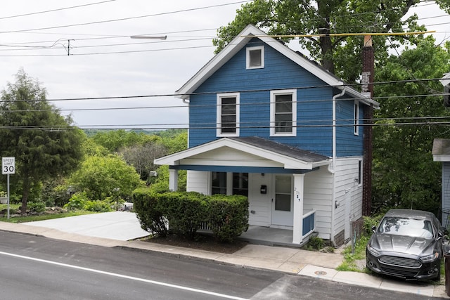 2789 Madison Ave, Covington, KY 41015 - traditional style home featuring a porch
