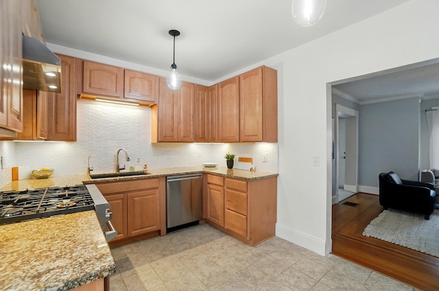 1126 Audubon Rd, Park Hills, KY 41011 - kitchen with appliances with stainless steel finishes, a sink, range hood, decorative backsplash, and pendant lighting