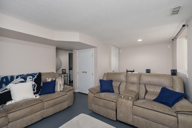 3350 Redbud Ct, Erlanger, KY 41018 - living area with recessed lighting
