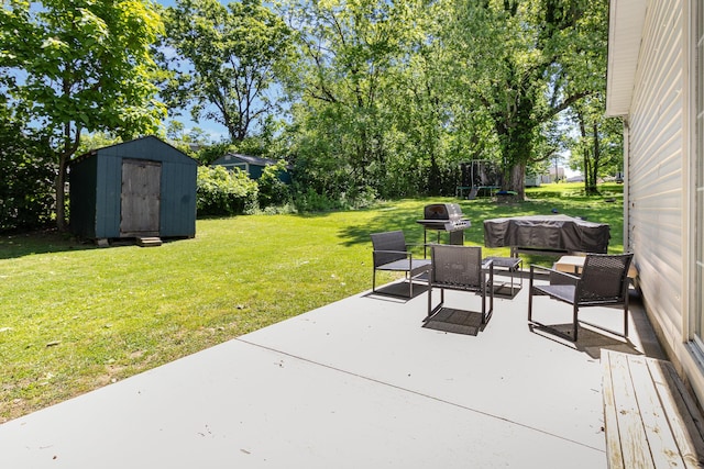 566 Sycamore St, Crescent Springs, KY 41017 - view of patio featuring a trampoline