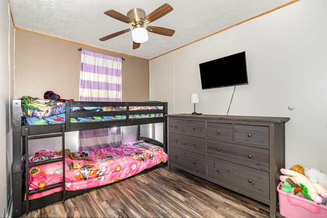 566 Sycamore St, Crescent Springs, KY 41017 - bedroom with crown molding, wood finished floors, and ceiling fan